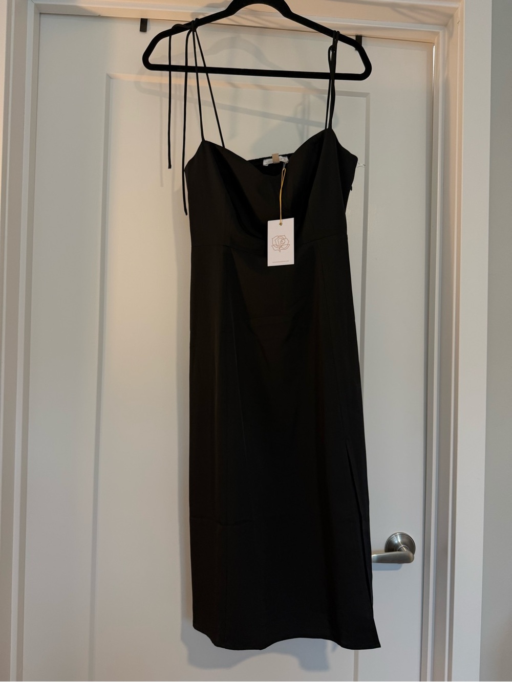 Backyard Roses Kite Midi Dress - Picture 2 of 9